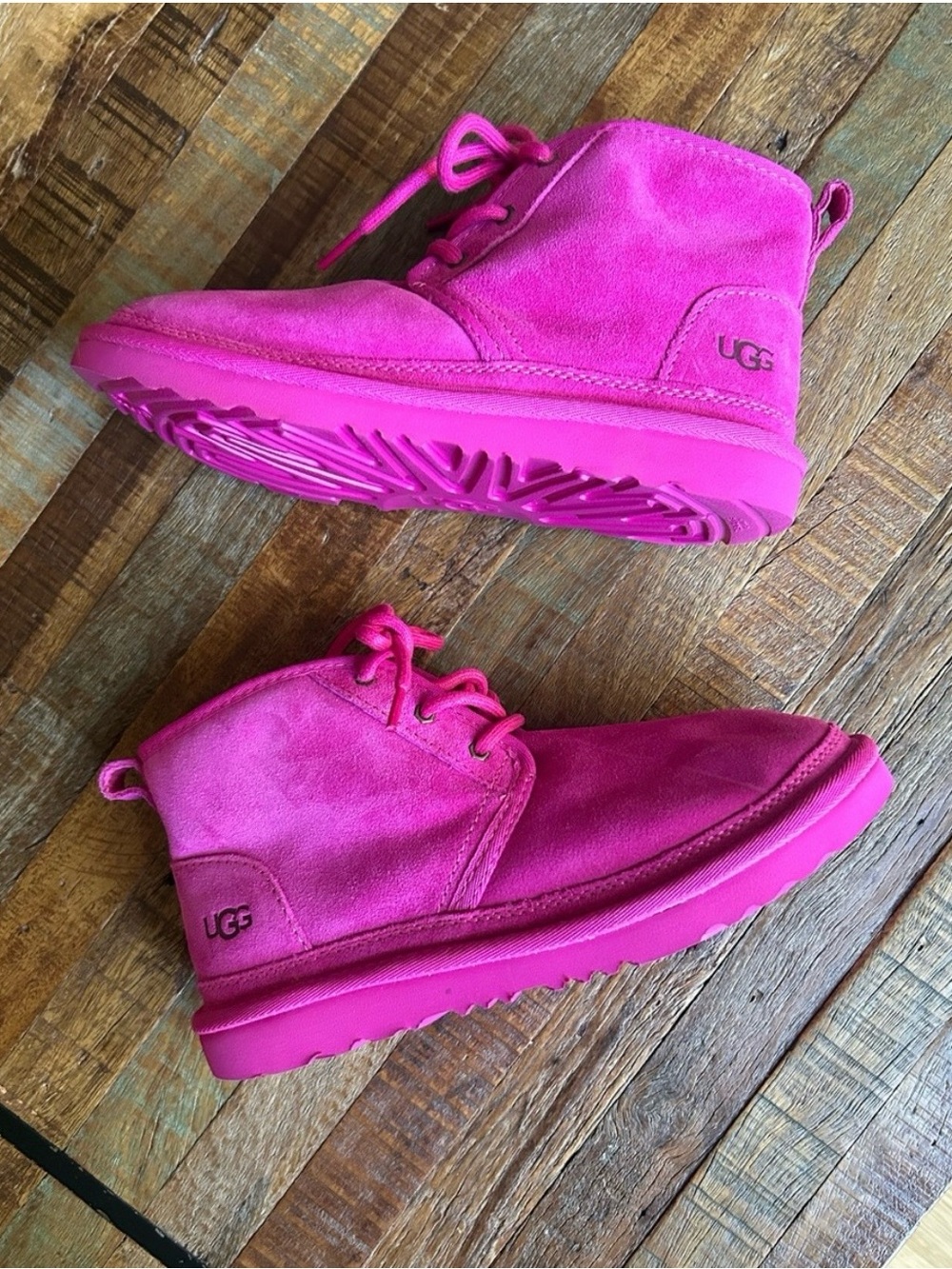 UGG Neumel II Rock Rose Boots. Y4